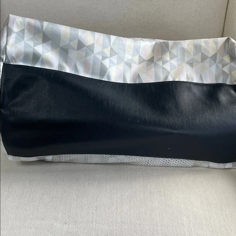 Lululemon Urban Sanctuary Bag - Black and Silver - Picture 2 of 16